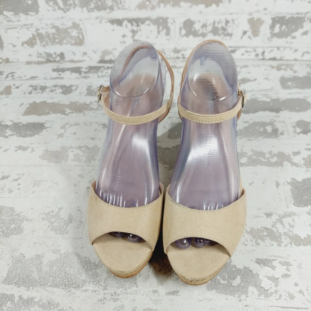 New Charles by Charles David Women Ankle Strap Cork Wedge Sandals D569